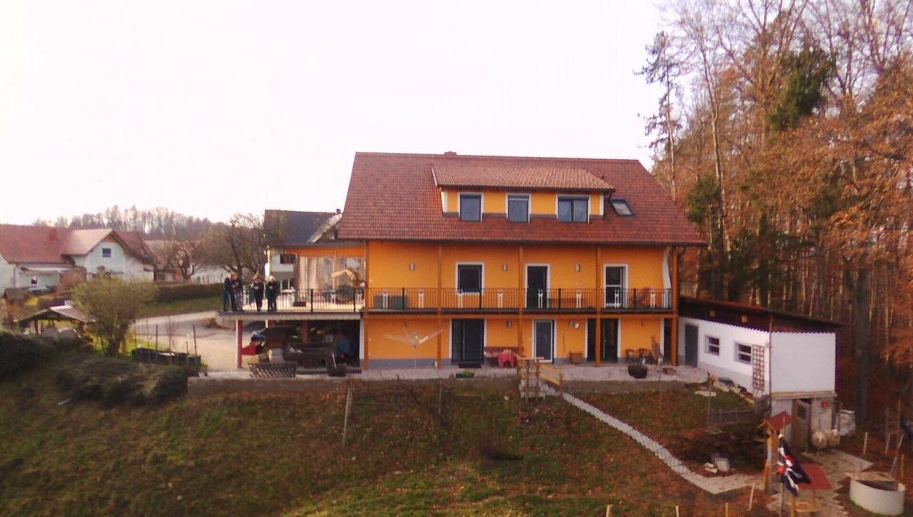 Gaestehaus Schmid Sankt Johann im Saggautal Exterior photo